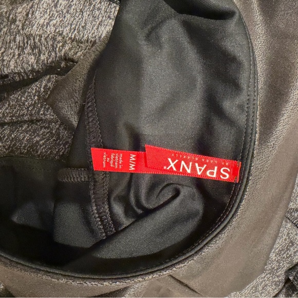 Spanx black faux leather leggings - Picture 4 of 4